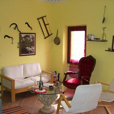 Bed and Breakfast Arco Dei Nobili Монфорте-д'Альба Экстерьер фото
